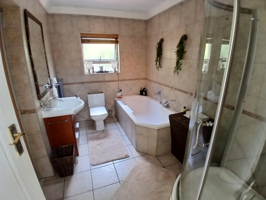 4 Bedroom Property for Sale in Vaalpark Free State